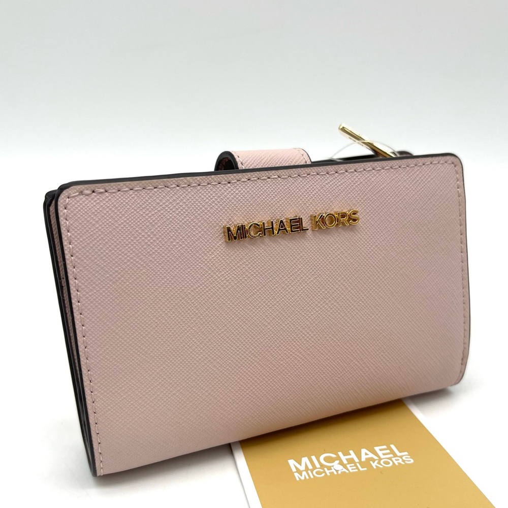 Michael Kors Medium Corner Zip Bifold Wallet